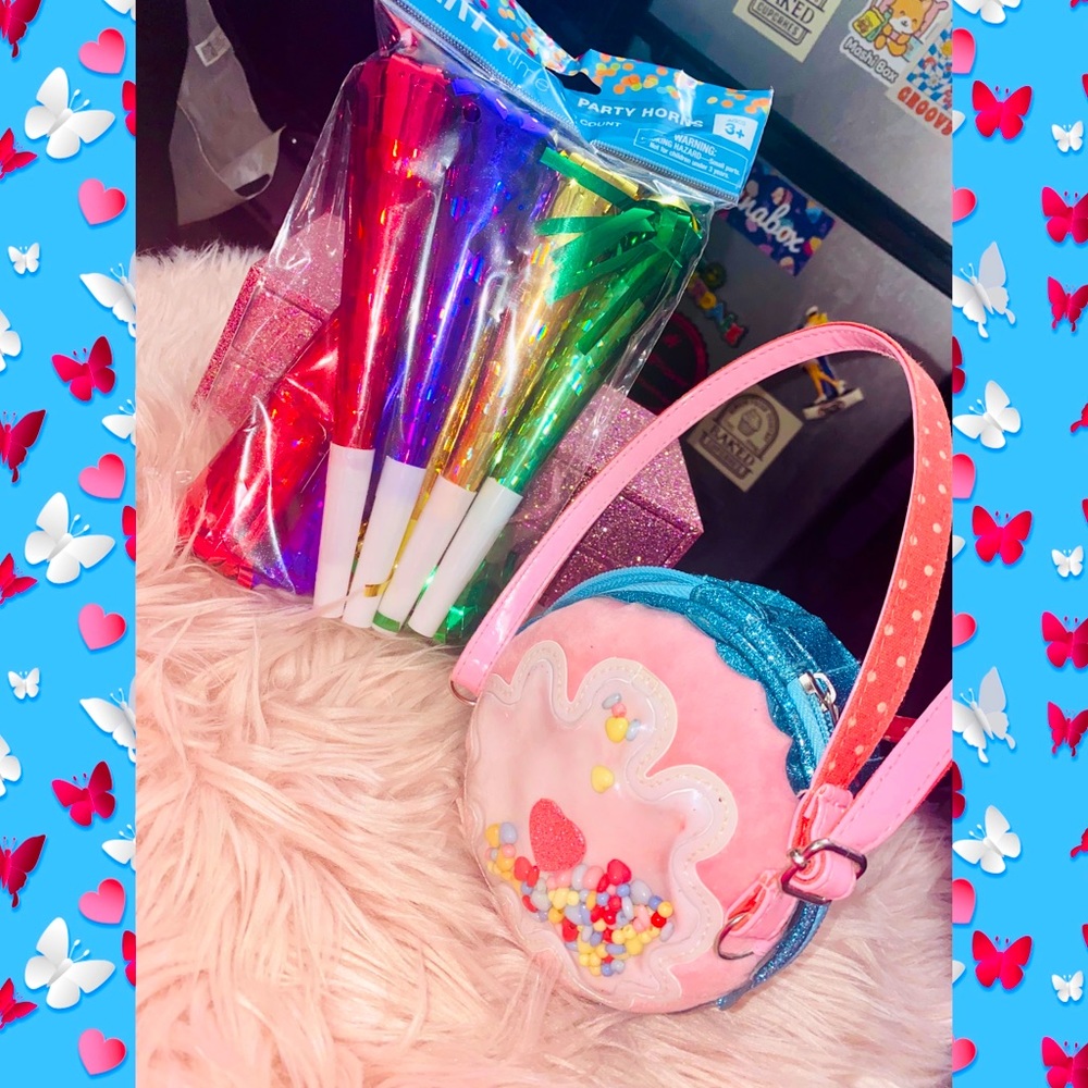 Birthday Girl Cupcake Purse and Party Horn Bundle
